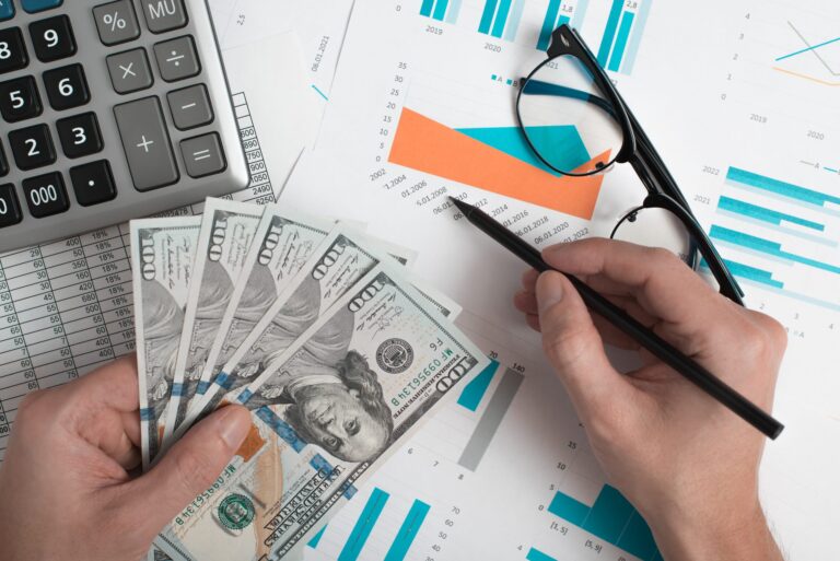 Business budget report with financial charts and cash analysis